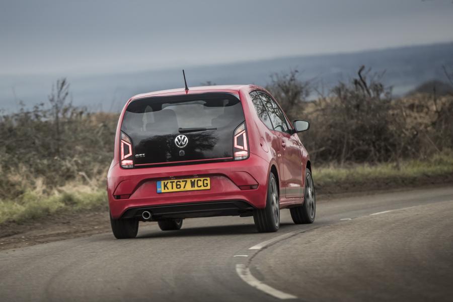  Volkswagen up! GTI 2018 года  (UK) (фото 3 из 36)